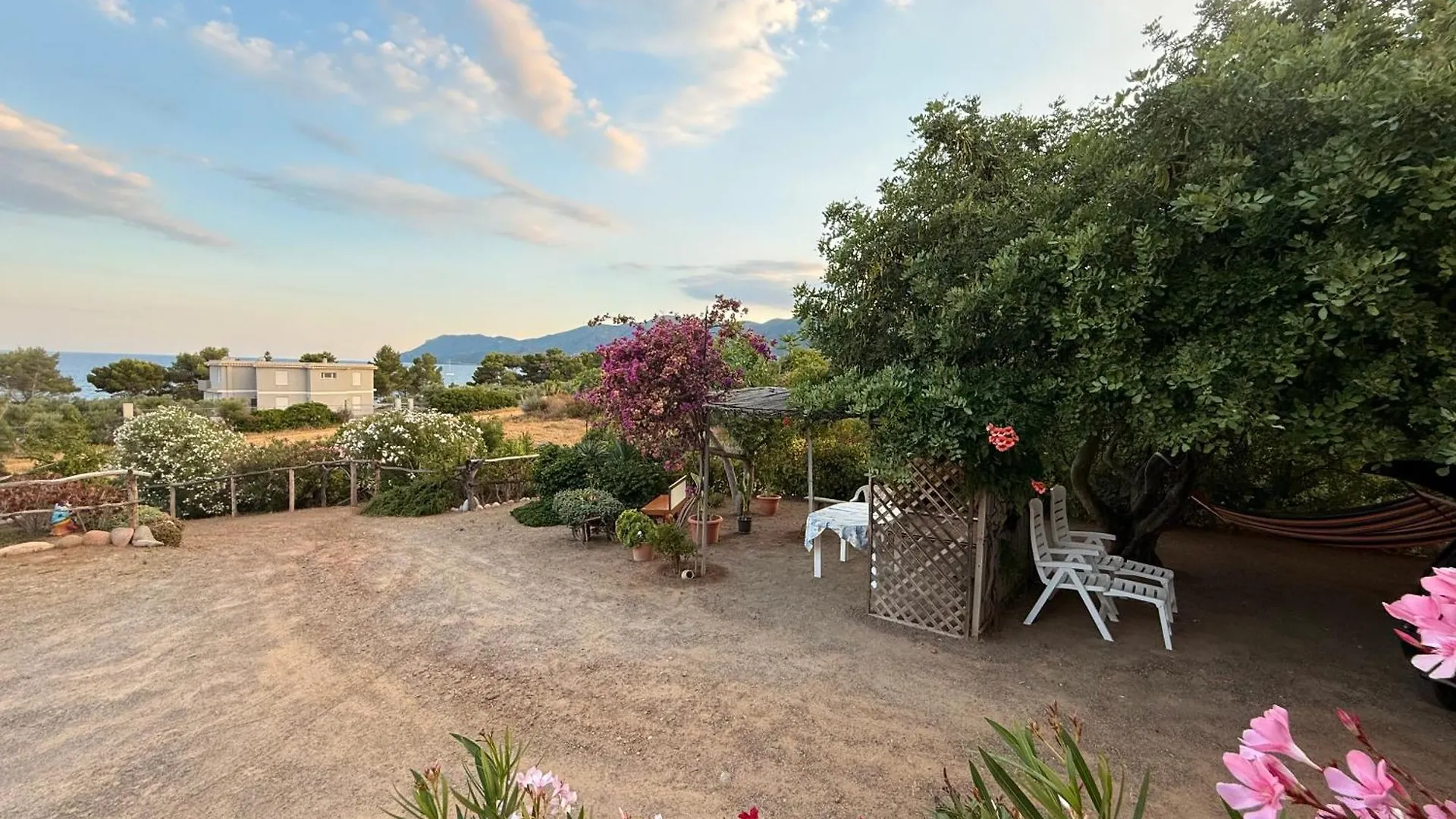 Semesterbostad Casa Mimosa Villa Tertenìa